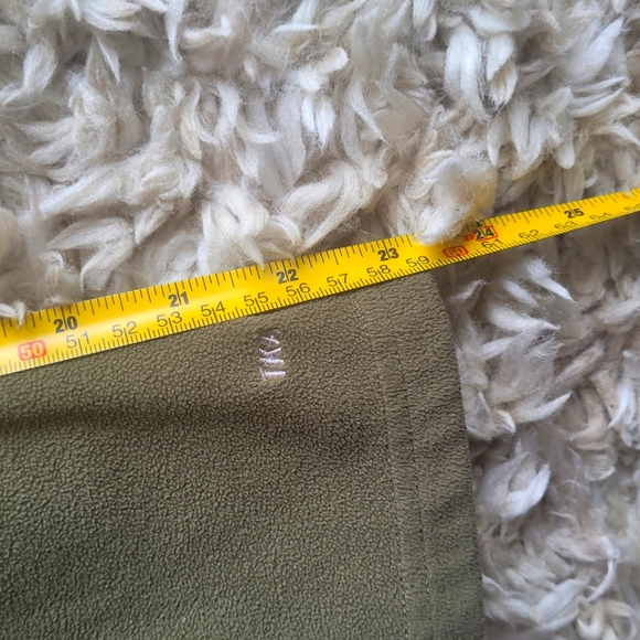 North Face Pullover - Picture 5 of 7